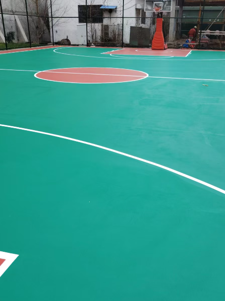 翔安 球场长期使用易出现地面开裂
